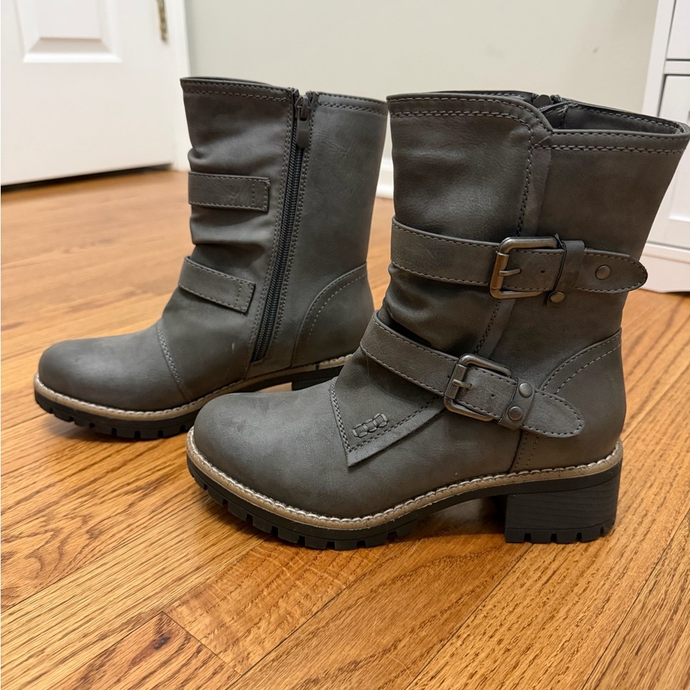 Global Win Gray Combat Boots